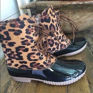 Duck boots